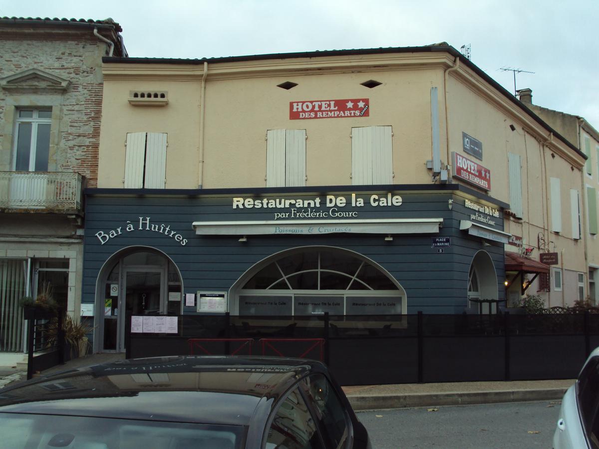 Hotel Des Remparts Villeneuve-sur-Lot Exterior foto